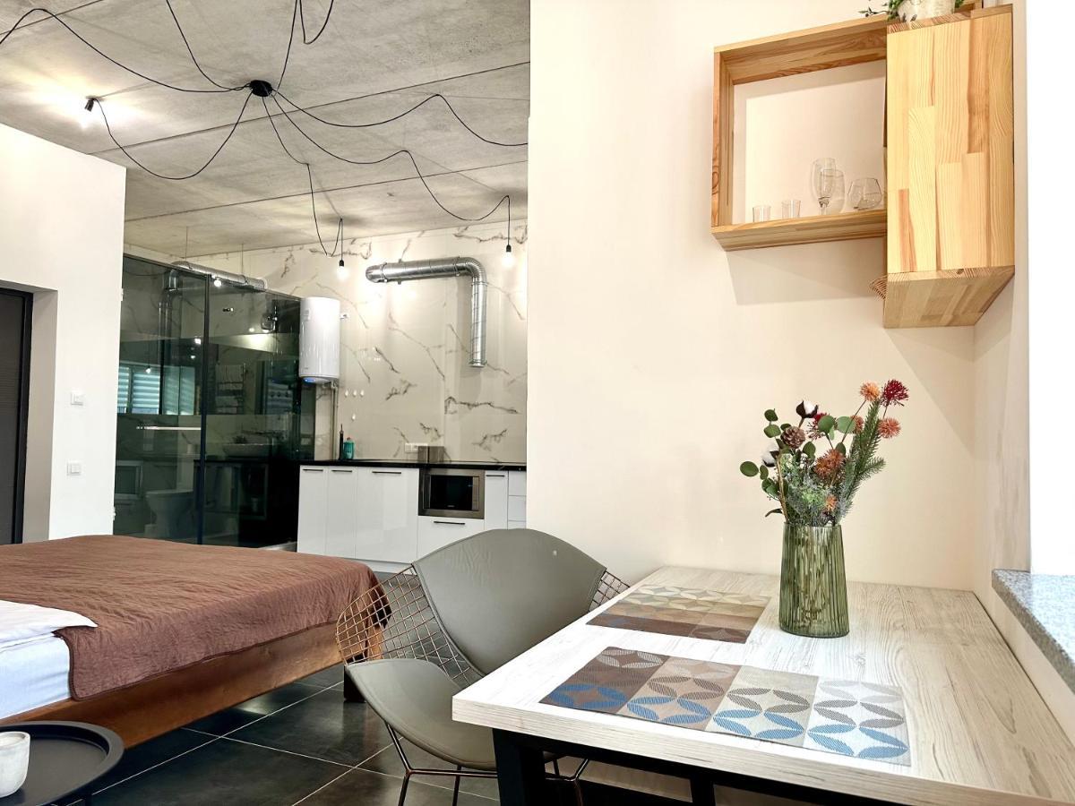 ריבנה Designer Apartments In The City Center מראה חיצוני תמונה